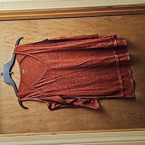 a.n.a. Cold shoulder, lightweight rust colored top, size s